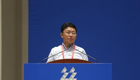 著名作家、四川省作家协会主席阿来（人民网 王子侯摄）