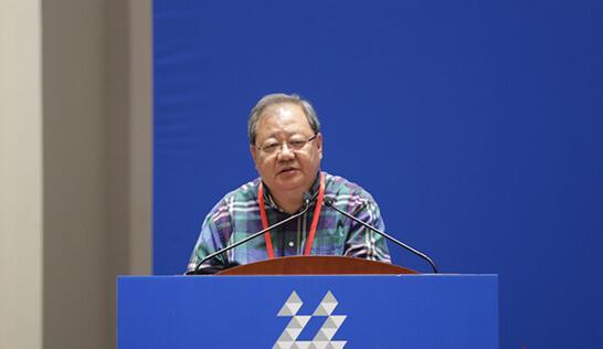 著名诗人、作家、中国作家协会副主席、书记处书记吉狄马加（人民网 王子侯摄）