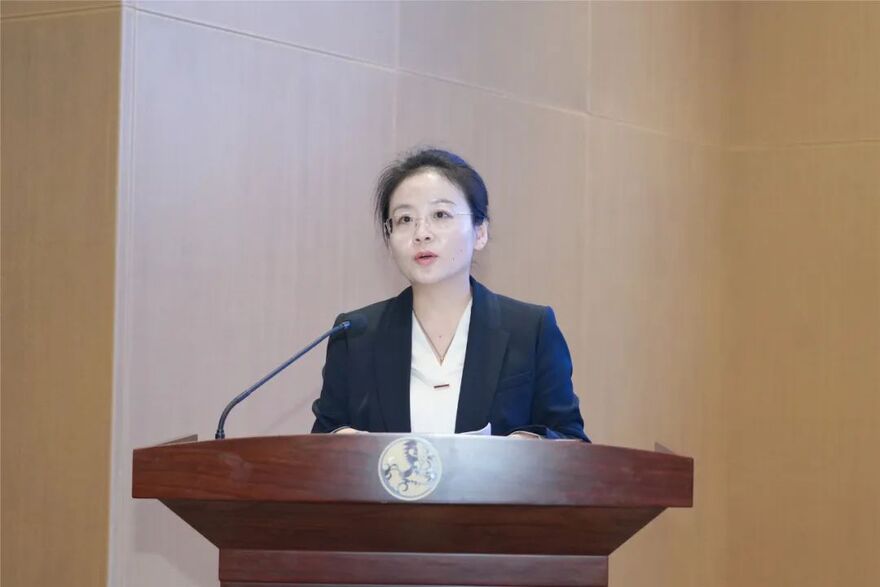 高亚兰代表酒类企业进行公开承诺