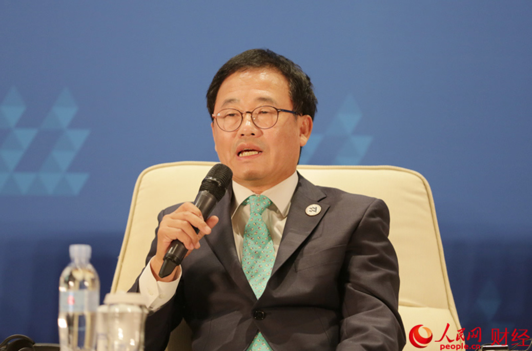 韩国《东亚日报》总编辑黄镐泽